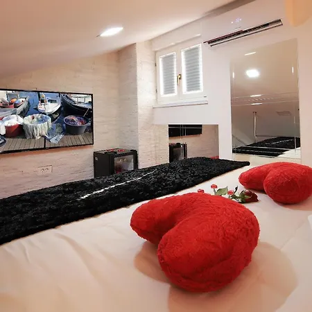 بيت الحب Red Love بيران